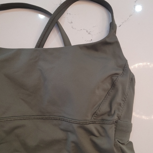 Lululemon Athletica tank-top - size 4 - Picture 5 of 10